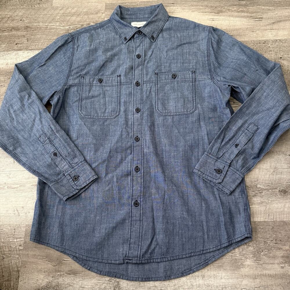 Free Assembly Chambray Shirt Mens Sz Medium Blue Button Up Pockets Academia